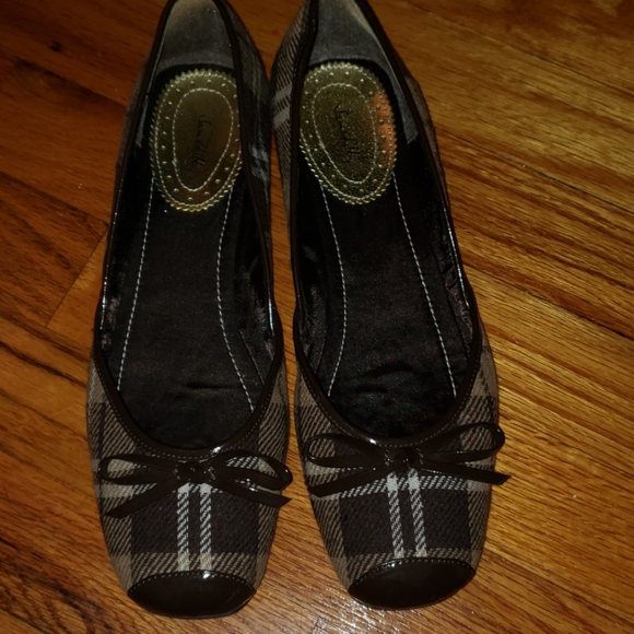 Flats - Picture 3 of 3